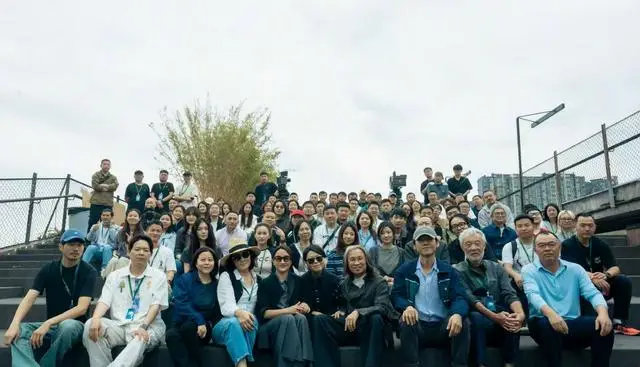 陈可辛周迅再合作《明天，会更好》成都开机 | 现场图
