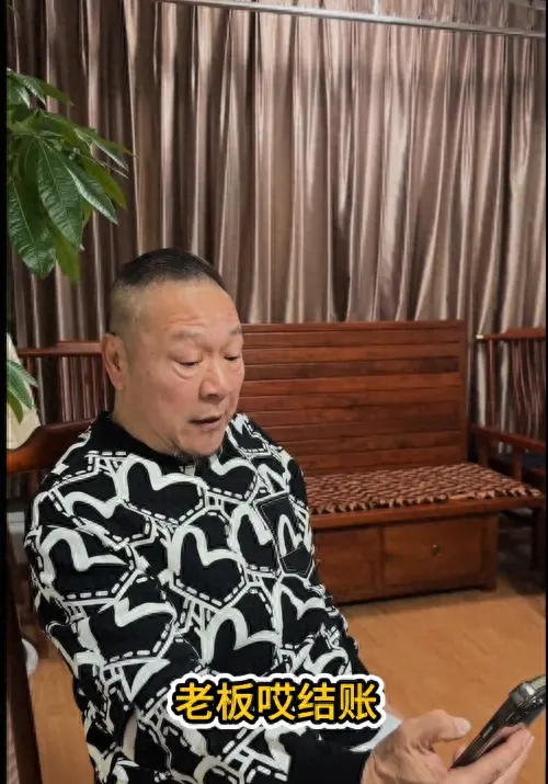 《地下交通站》主创重聚现场，鲍大志熊伟现身，颜冠英缺席 | 情报图